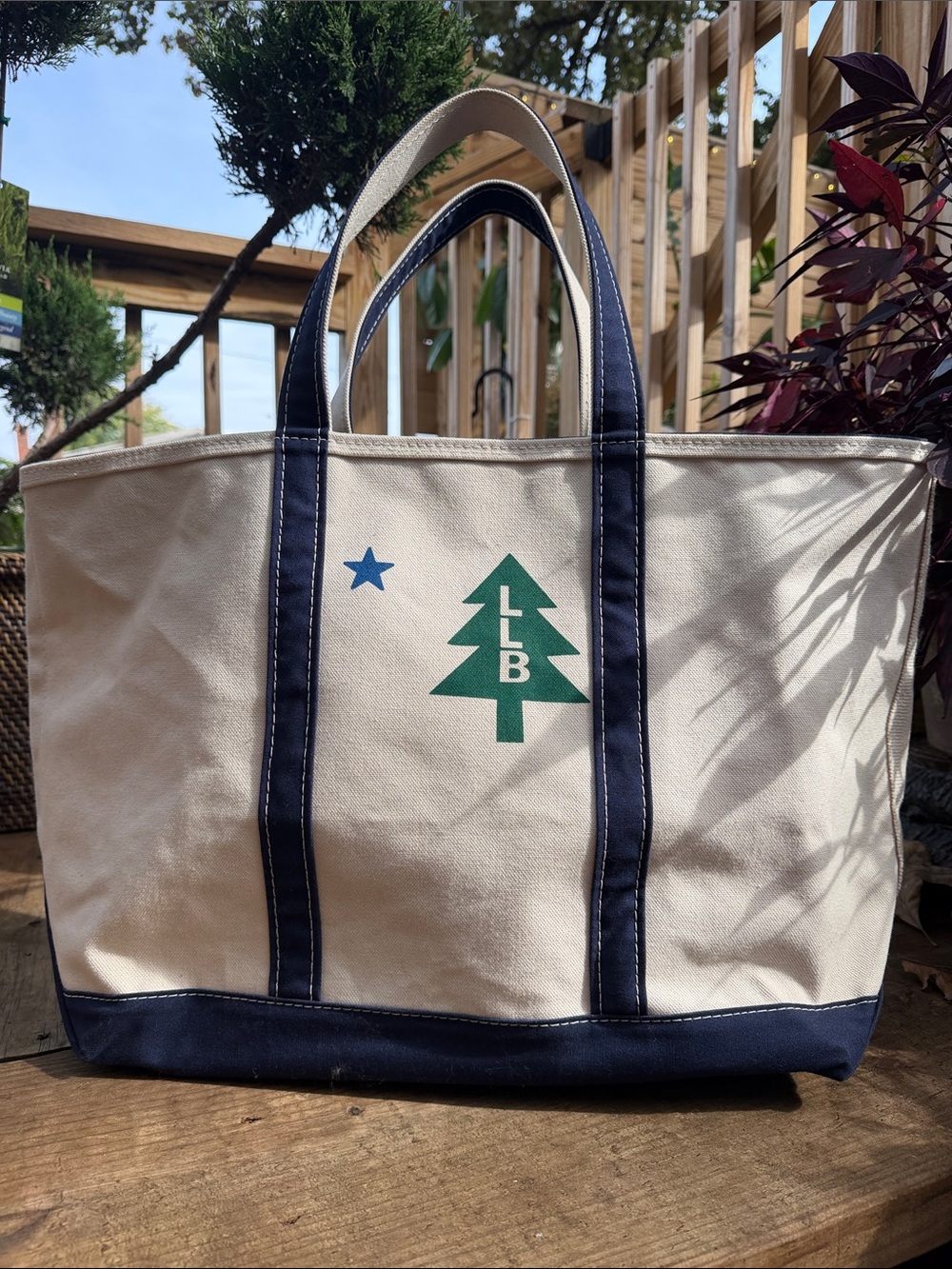 L.L. Bean Large Vacation Land Boat & Tote Rare